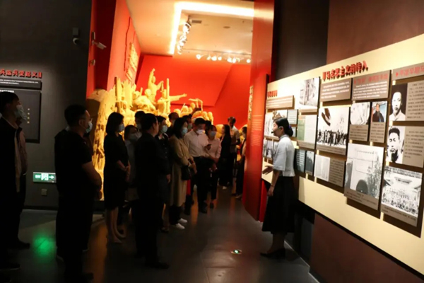 平?jīng)鲢垂军h委組織各支部開展“重溫歷史、砥礪前行”(圖2)